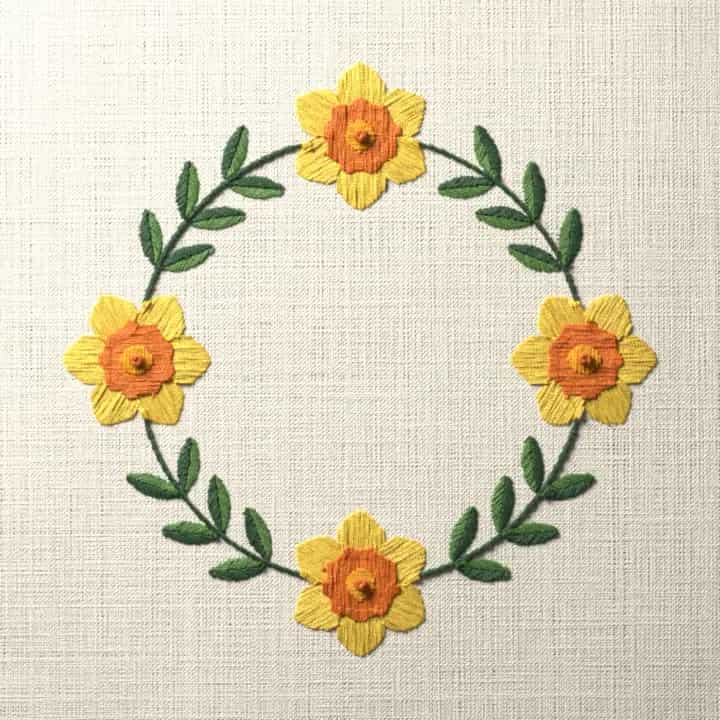 Daffodil ring wreath: preview of the stitched design