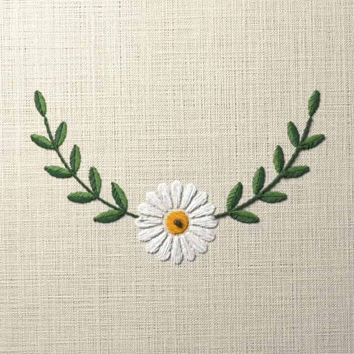 Daisy crescent spray: preview of the stitched design