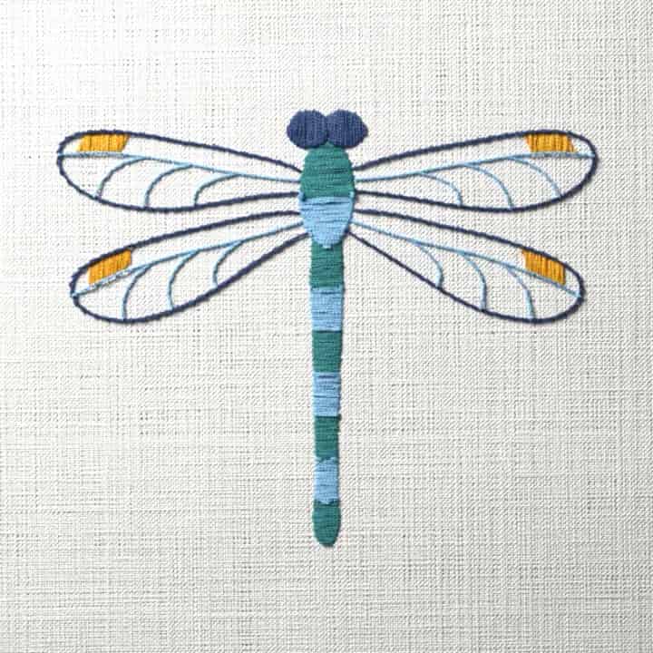 Dragonfly with veined wings: preview of the stitched design