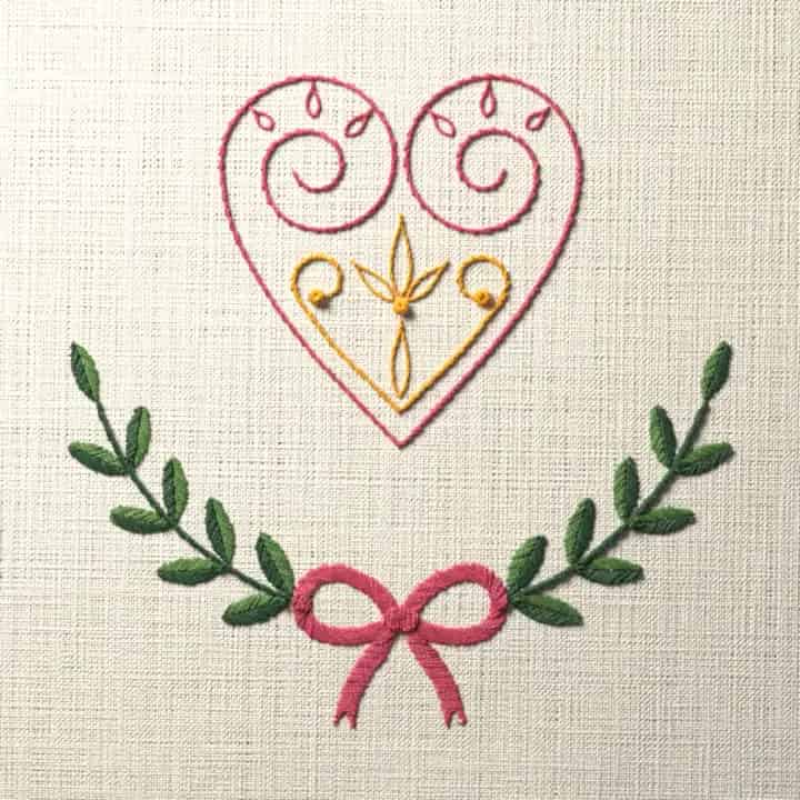 Filigree heart over leaves: preview of the stitched design