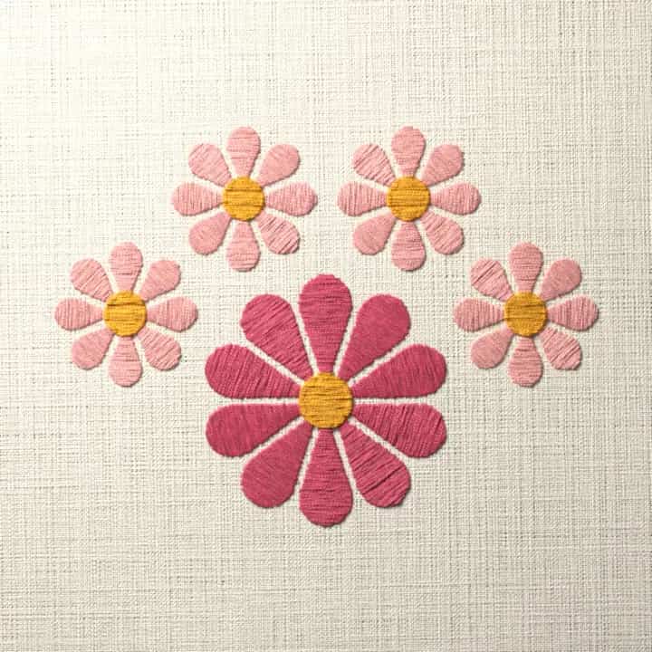 Paw print of five daisies: preview of the stitched design