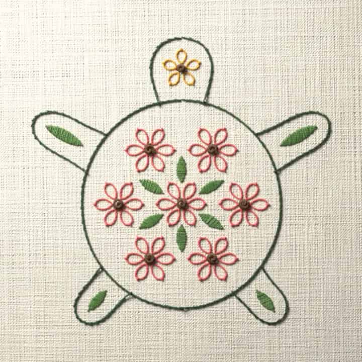 Turtle filled with flowers: preview of the stitched design