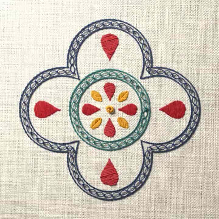 Gothic quatrefoil rosette: preview of the stitched design