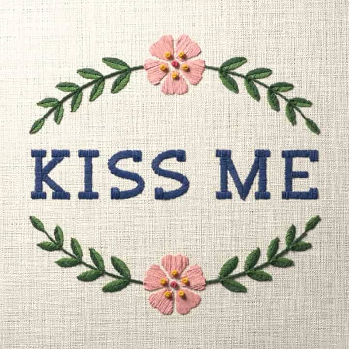 Kiss me in laurel: preview of the stitched design