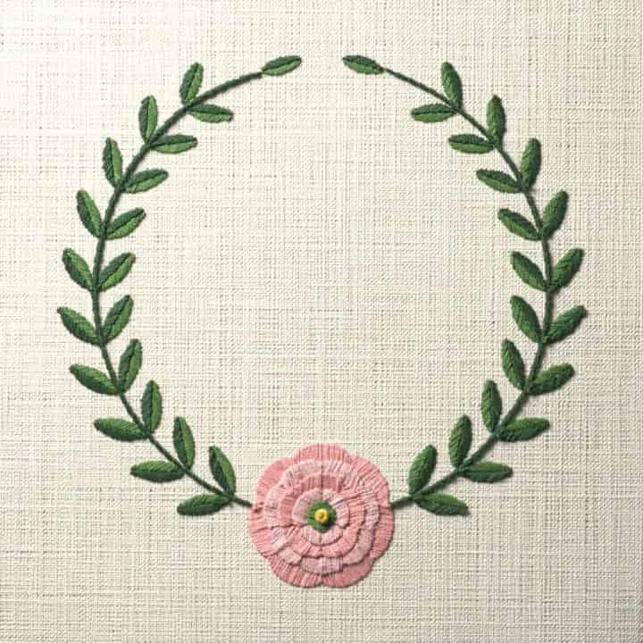 Ranunculus laurel wreath: preview of the stitched design