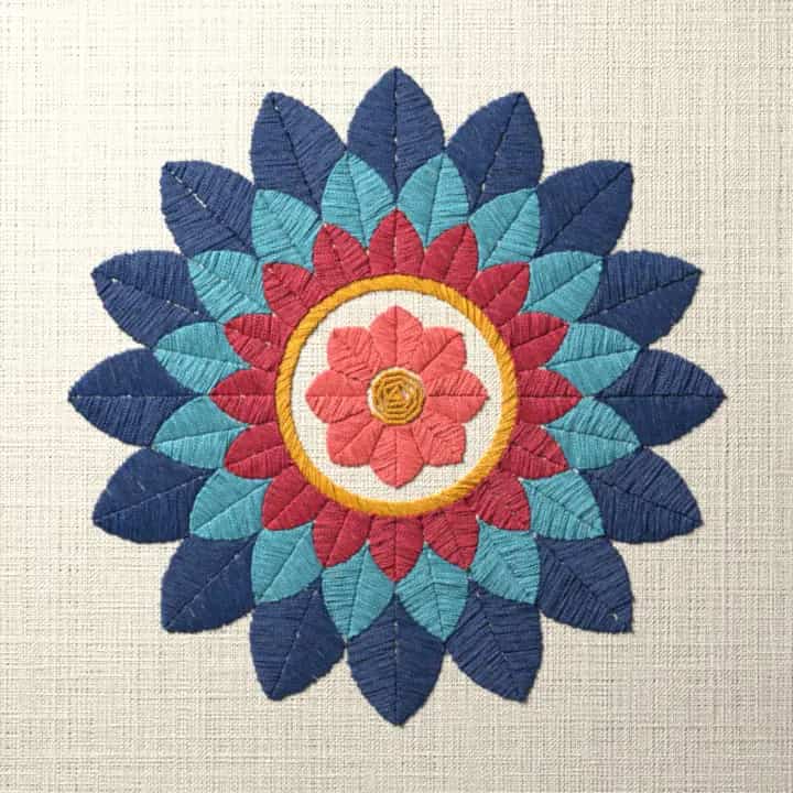 Petal mandala in satin stitch: preview of the stitched design