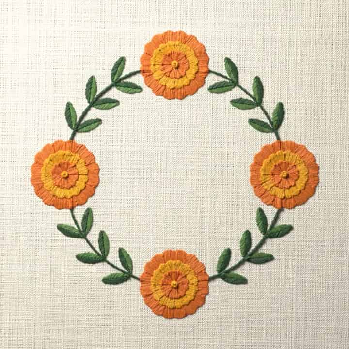 Marigold ring wreath: preview of the stitched design