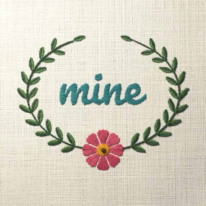Mine in an oval wreath: preview of the stitched design