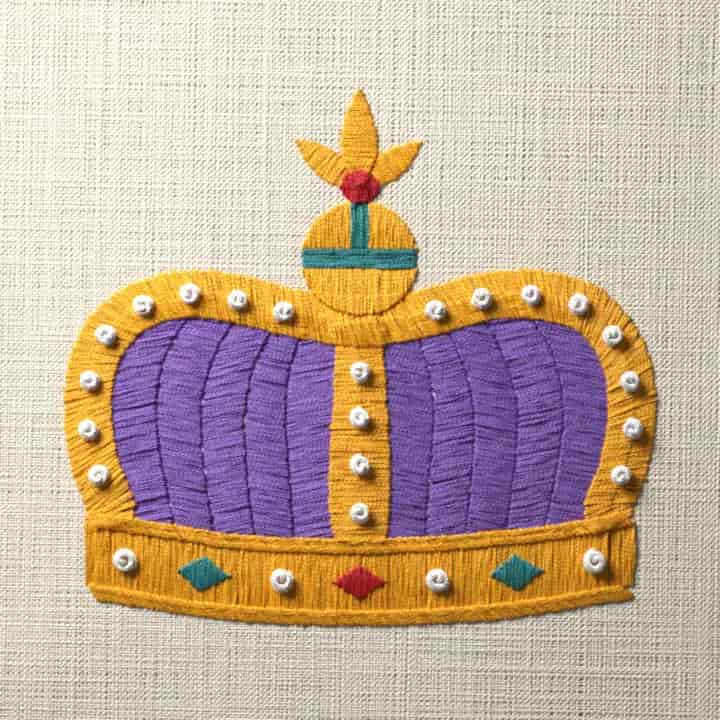 Queen’s crown with orb: preview of the stitched design