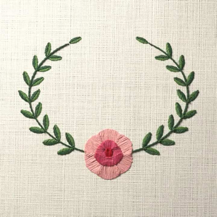 Rose oval frame: preview of the stitched design