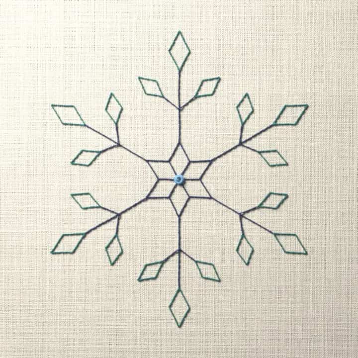 Snowflake with open diamonds: preview of the stitched design
