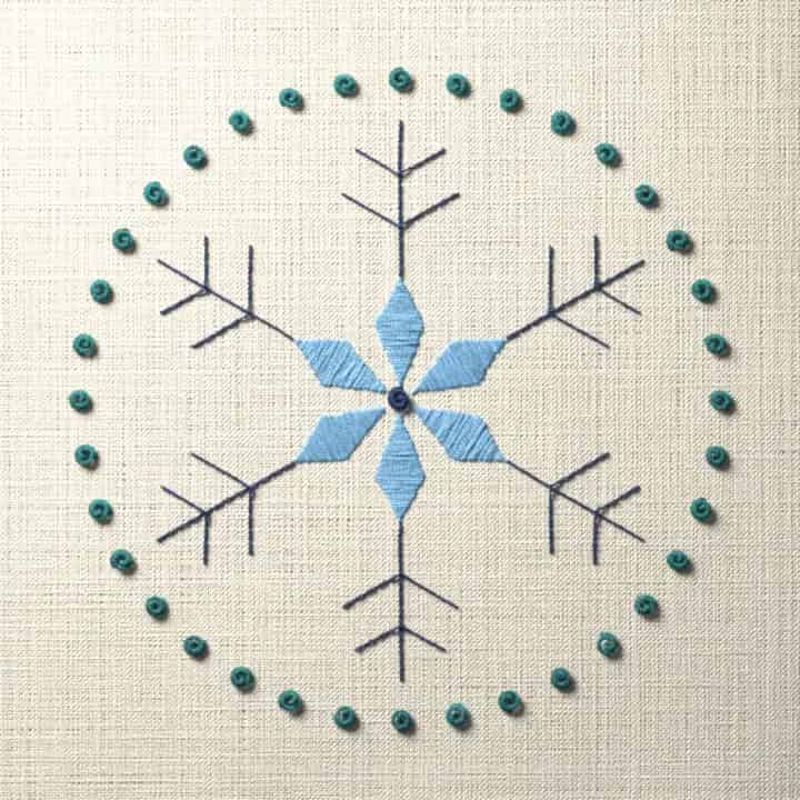 Snowflake in a ring of knots: preview of the stitched design