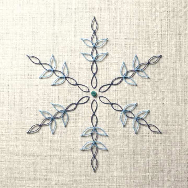 Snowflake made of loops: preview of the stitched design
