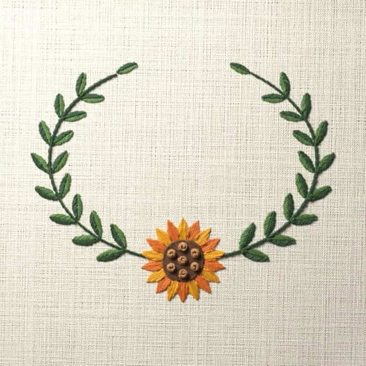 Sunflower oval frame: preview of the stitched design
