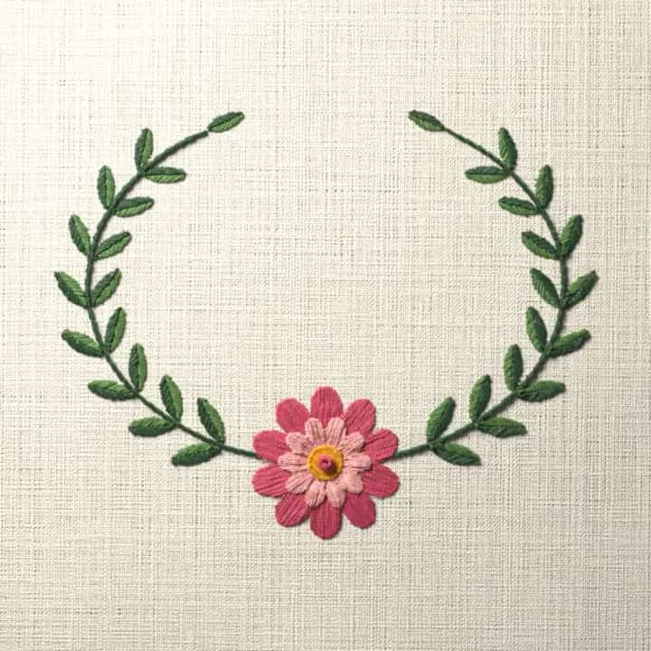 Zinnia oval frame: preview of the stitched design
